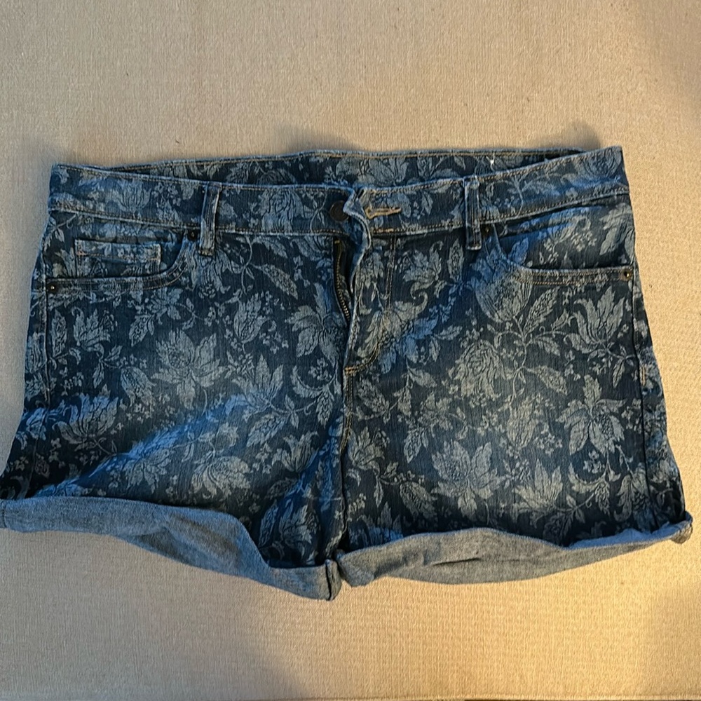 Floral Print Denim Shorts